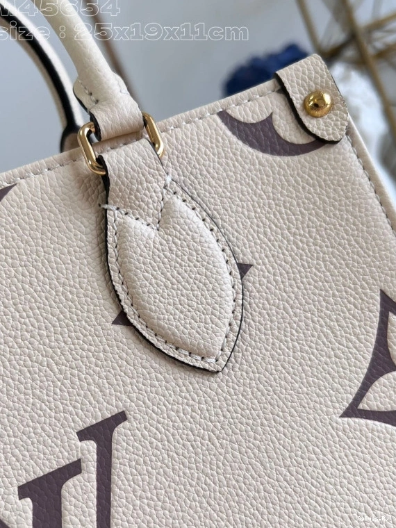 VUITTON ONTHEGO PM LOUIS 0216